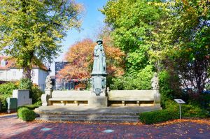 Fräulein Maria Denkmal