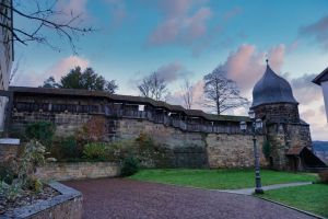 Hexenturm mit Stadtmauer