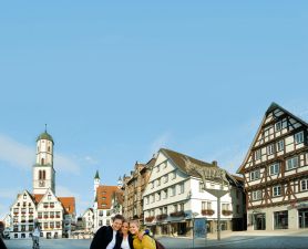 Marktplatz mit Esel-Denkmal