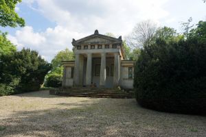 Mausoleum Tenge