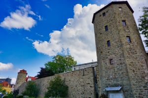 Stadtmauer, Pulver- und Haspelmathturm