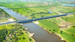 Wasserstraßenkreuz mit Trogbrücke