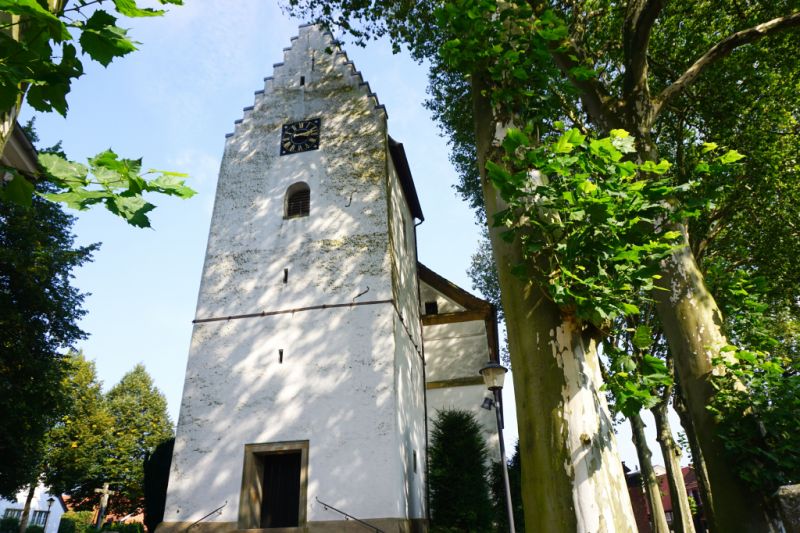 Romanischer Kirchturm Milte